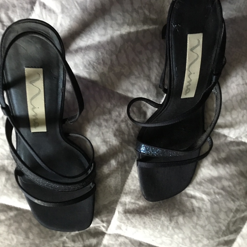 Nina navy blue satin and crystal shoes size 7